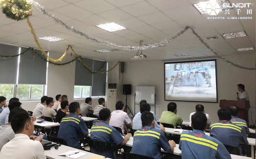 興千田授課國內(nèi)新型管道行業(yè)某龍頭企業(yè) 興千田授課國內(nèi)新型管道行業(yè)某龍頭企業(yè)