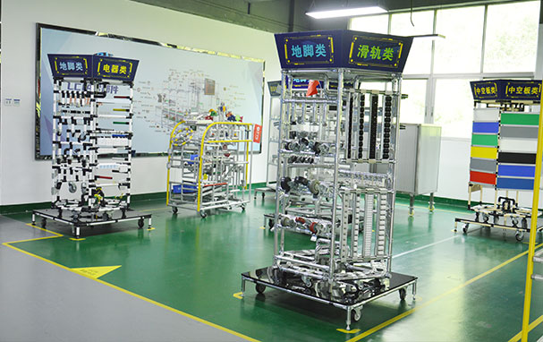 LCIA零部件展示區(qū) LCIA零部件展示區(qū)