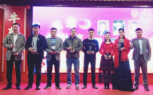 五年功勛獎(jiǎng) 五年功勛獎(jiǎng)