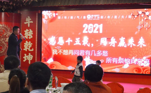 歌曲《把酒倒?jié)M》 歌曲《把酒倒?jié)M》