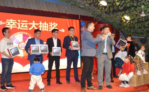 二等獎(jiǎng)：空氣炸鍋，Redmi小愛(ài)觸屏音響