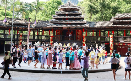 興千田2023年中總結(jié)會議&年中旅游團建 興千田2023年中總結(jié)會議&年中旅游團建