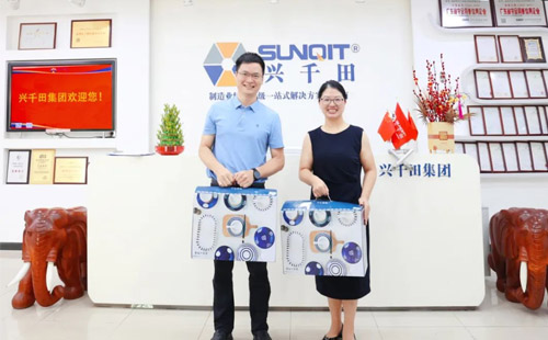 興千田集團祝所有老師教師節快樂！